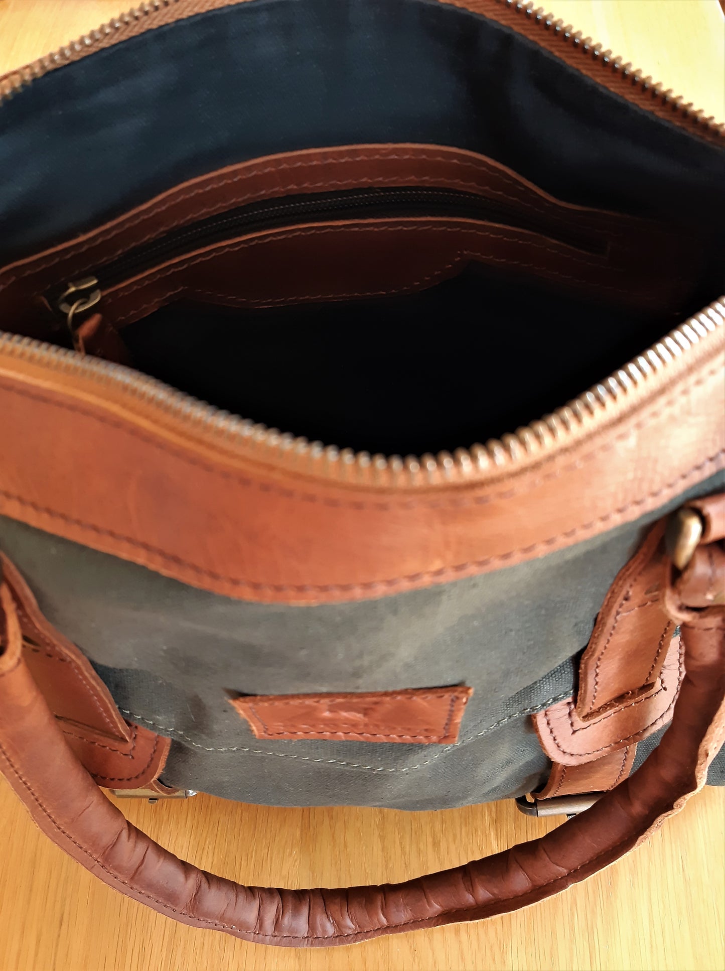 Wigham – Unique Canvas and Leather Country Style Shoulder Bag (Grade 1)