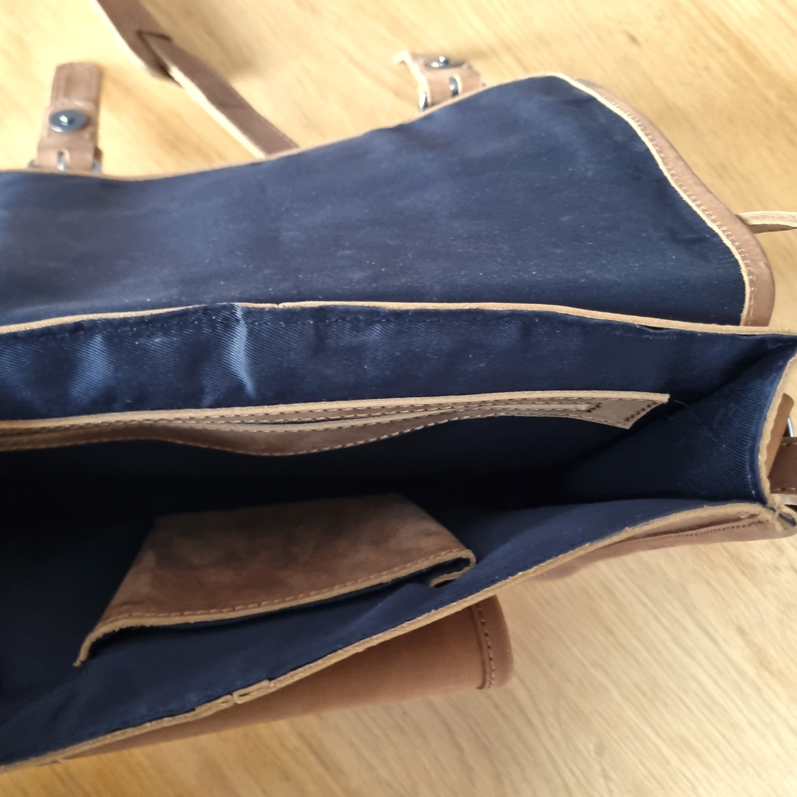 Little Somerby – Suede Satchel (Grade 1)