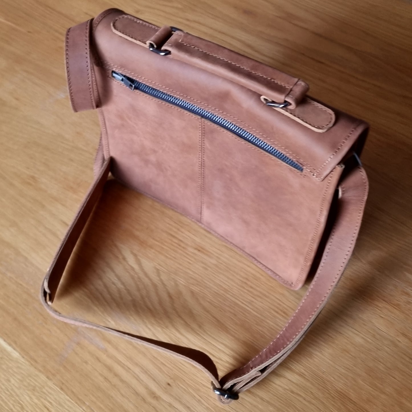 Little Somerby – Suede Satchel (Grade 1)