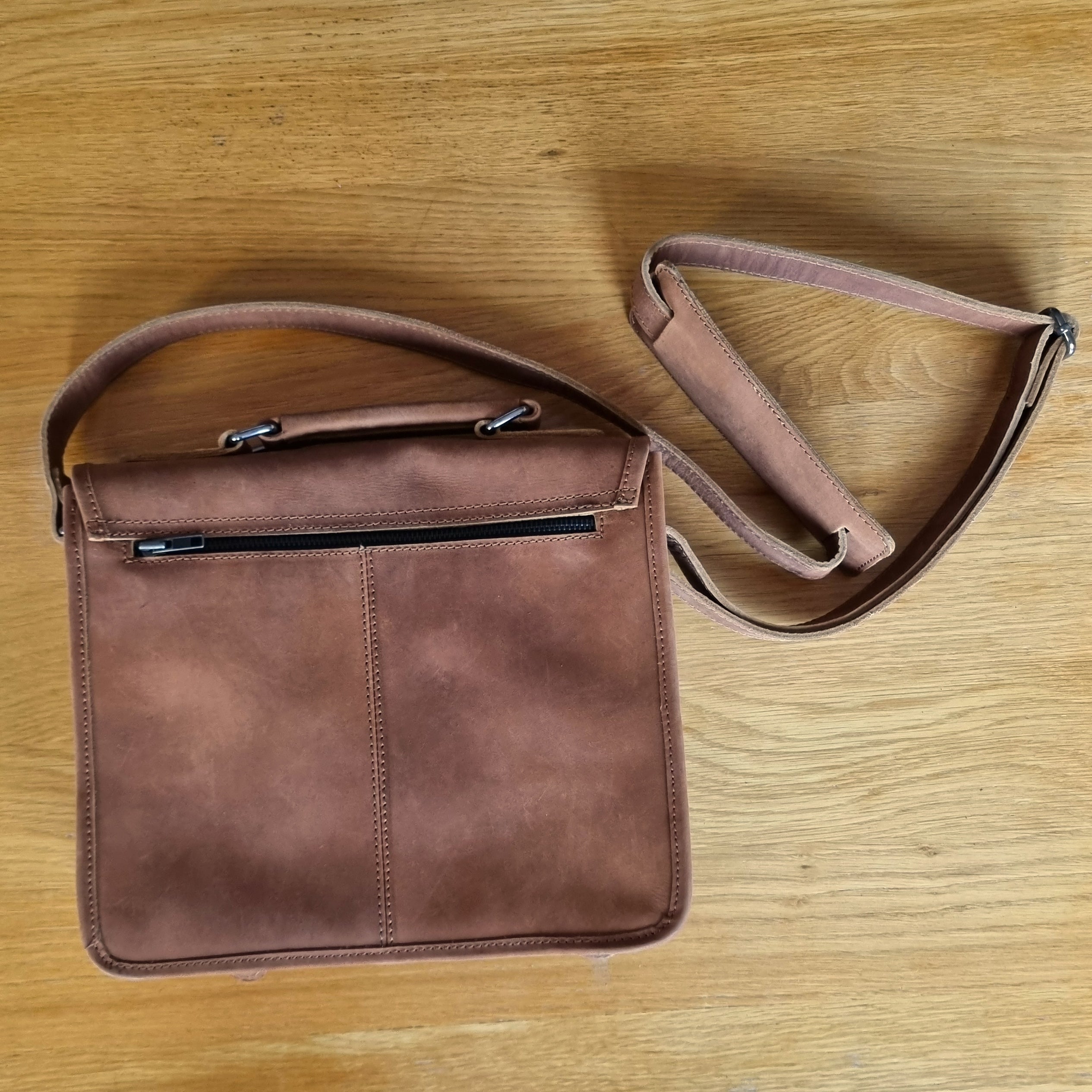Little Somerby – Suede Satchel (Grade 1)