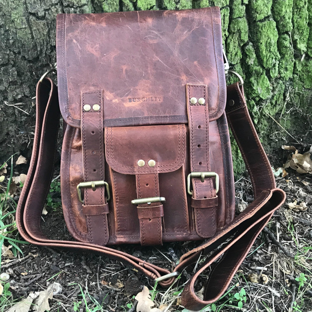 The Barrowby.  A classic hunters satchel by Burghley Bags.  Handmade from eco-friendly vegetable tanned leather. Shown in classic brown.