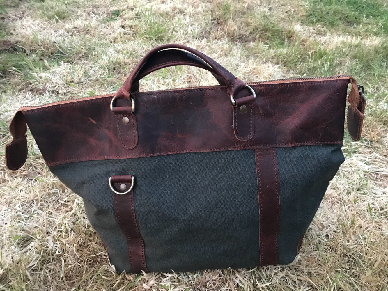 The Melton. A lightweight, country styled canvas and leather shoulder bag by Burghley Bags