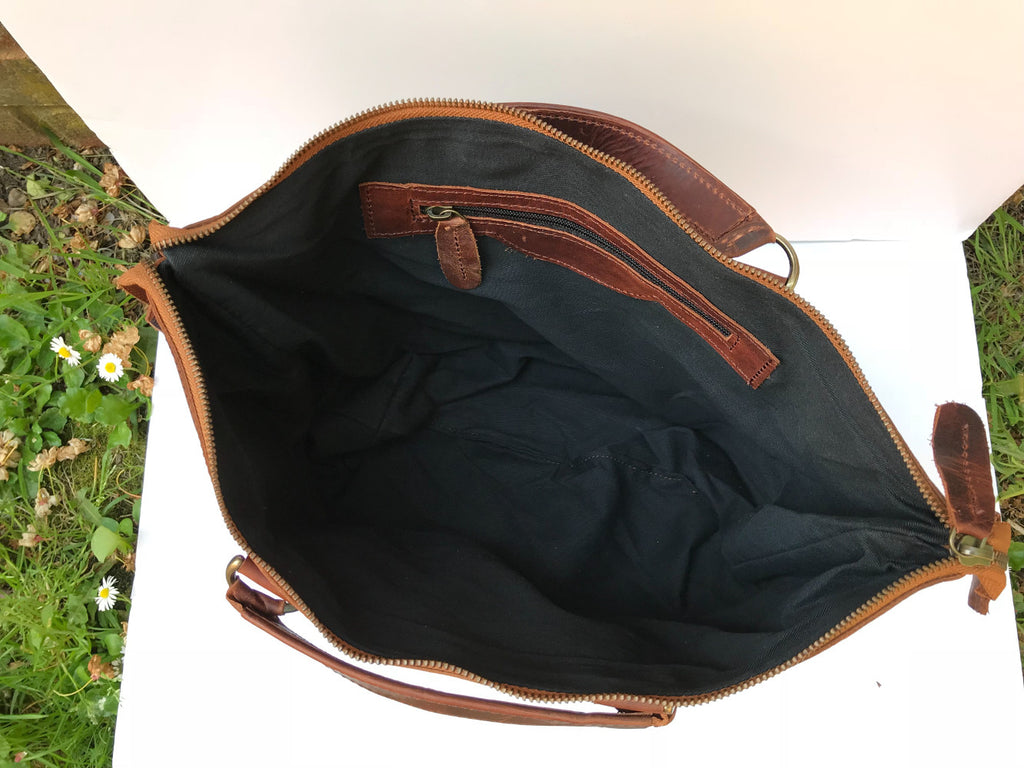 The Melton. A lightweight, country styled canvas and leather shoulder bag by Burghley Bags