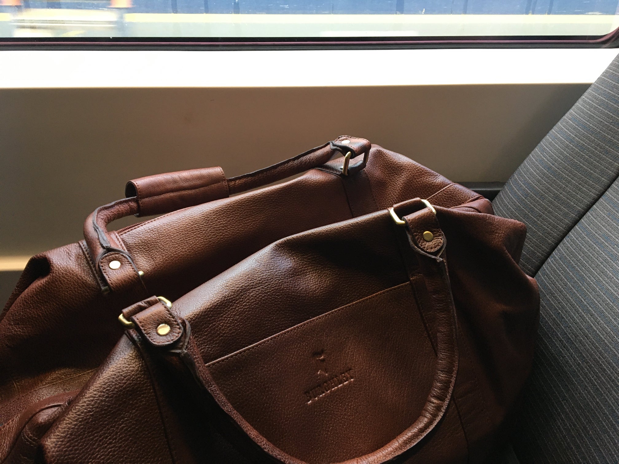 Full leather holdall travel bag in full grain vegetable tanned cow leather.